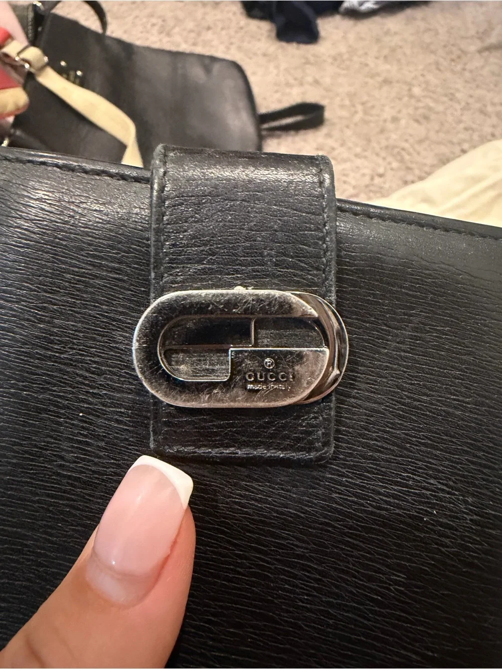 Gucci Black Leather Men's Bi-Fold Wallet with Silver Hardware